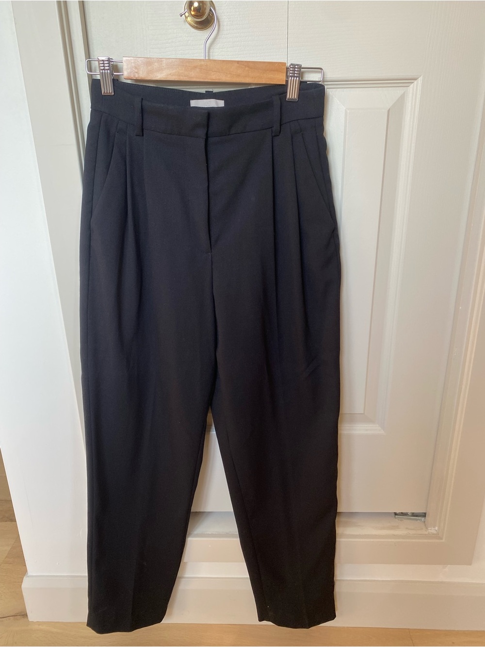 H&M Black Pleated High-Waist Trousers
